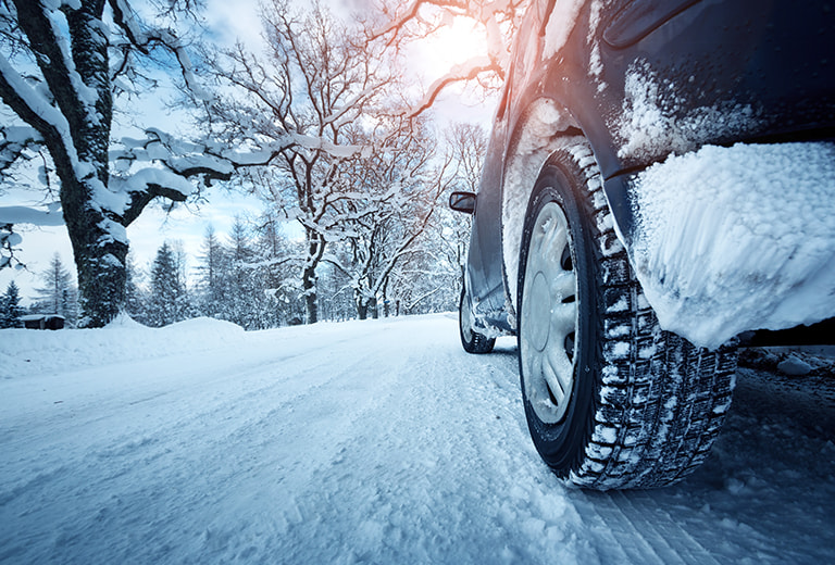 ¿Sabes qué hacer si tienes que conducir con nieve?