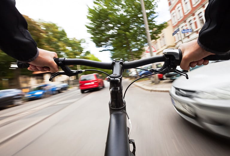 Modelo de política de seguridad vial para empresas de riders