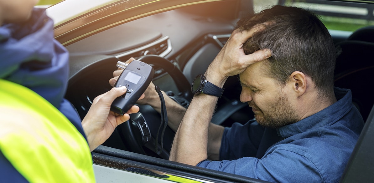 El descenso en los desplazamientos registrados durante 2019 y 2020, y la menor siniestralidad vial no han hecho que los delitos contra la seguridad vial hayan bajado.