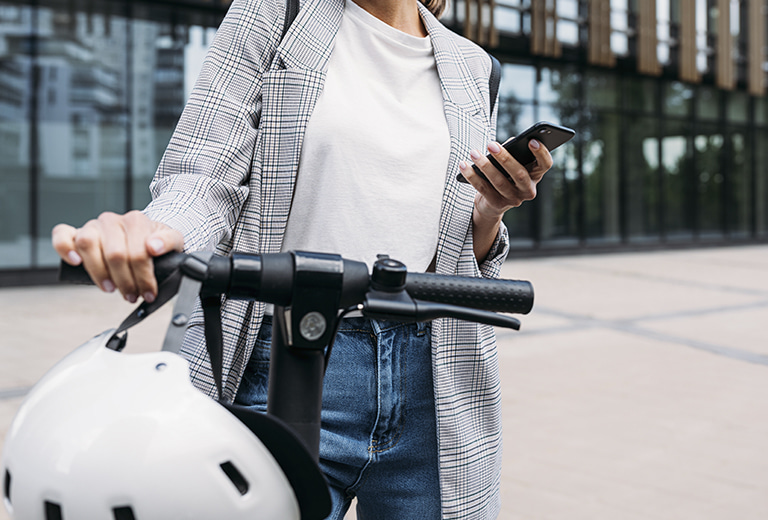 ¿Se puede mejorar la seguridad de los usuarios de patinetes eléctricos?