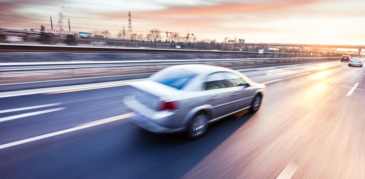 ¿Hay relación entre accidentes y velocidad? Analizamos el informe "La contribución de la velocidad a la prevención de accidentes en España" realizado por Fundación MAPFRE.