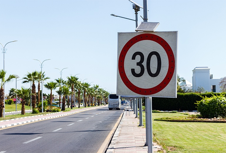 Un año después de la implantación de 30 km/h en ciudad