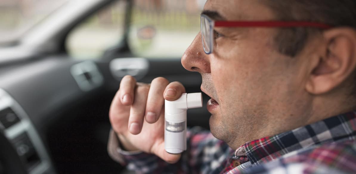 El asma es una enfermedad crónica que se caracteriza por ataques recurrentes de disnea y sibilancias