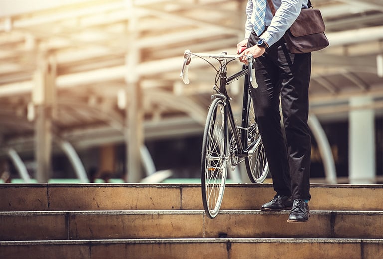 La bicicleta no es solo para el verano: tips para seguir moviéndote sobre dos ruedas