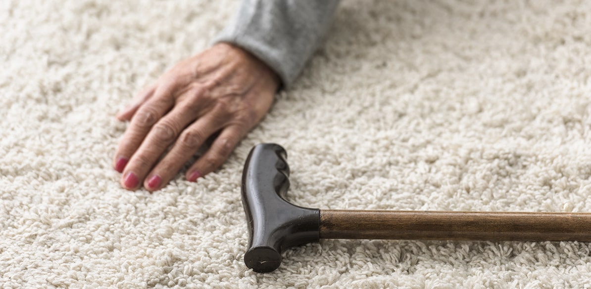 Nueve de cada diez personas de más de 65 años que sufren una caída tiene algún tipo de lesión y requieren de atención médica Un tercio de las personas mayores que viven en sus domicilios se cae cada año
