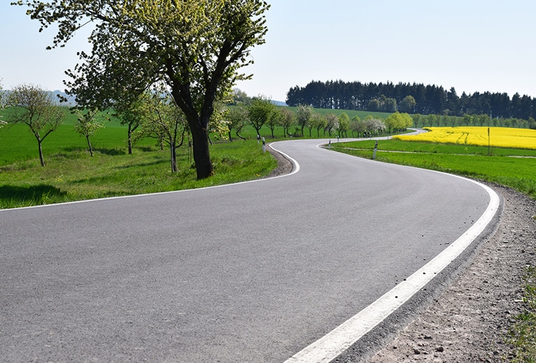 Invertir 1.800 millones de euros en mejorar las carreteras secundarias podría salvar la vida de 300 personas al año