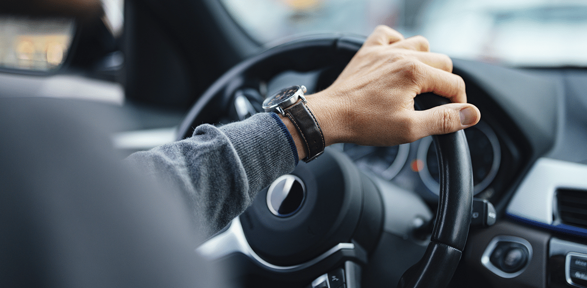El coche sigue siendo el medio de transporte favorito por los españoles para ir al trabajo Conocer cómo son estos trayectos es fundamental para mejorar la seguridad vial laboral.