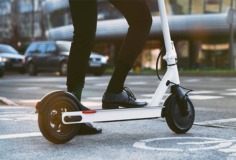 Pon a prueba tus conocimientos sobre circulación con patinetes eléctricos en nuestro test