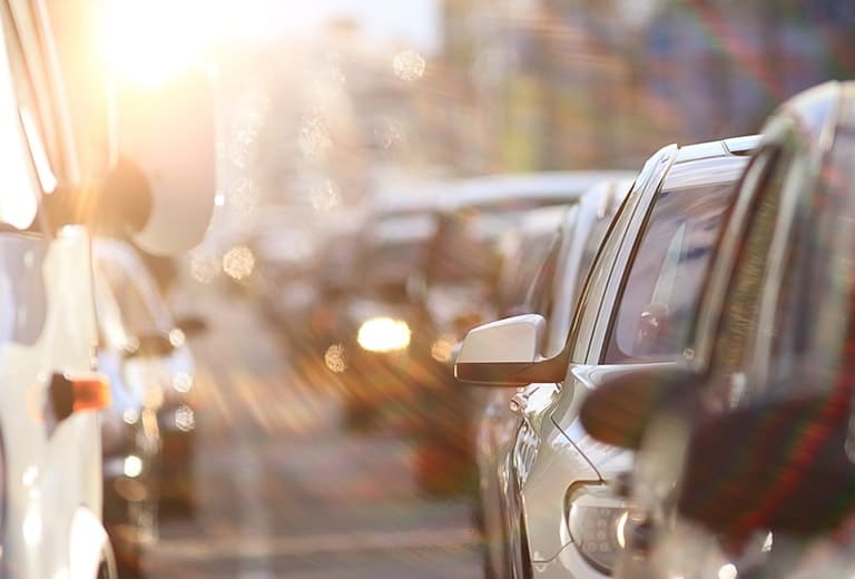 ¿Cómo puedo contaminar menos con el coche?