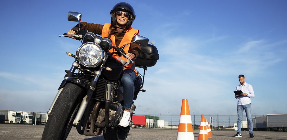 Existen cuatro tipos de permisos para conducir motos o ciclomotores