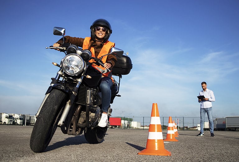 Todo lo que debes saber sobre los diferentes permisos para motos y ciclomotores