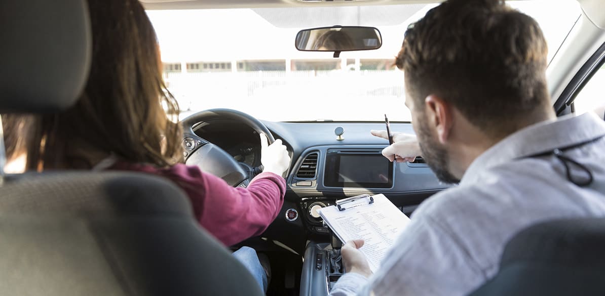 Expertos defienden la formación para los permisos para conducir Ante las cifras de siniestralidad en carretera y los nuevos sistemas de conducción, la formación vial tiene grandes retos y desafíos a los que hacer frente.