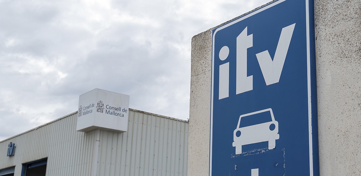 ¿Vas a pasar la ITV? Esto es todo lo que te puede ocurrir Pasar la Inspección Técnica del Vehículo (ITV) es un procedimiento que puede resultar especialmente delicado para muchos y que puede generar grandes dudas.