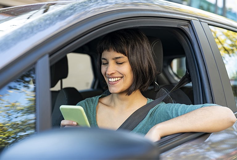 El 20% de los jóvenes europeos ven videos mientras conducen