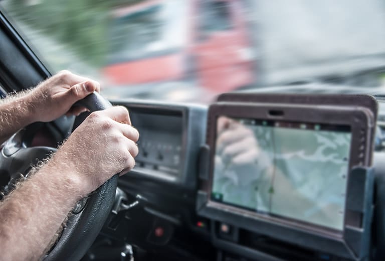 Dispositivo de limitación de velocidad en camiones y autobuses