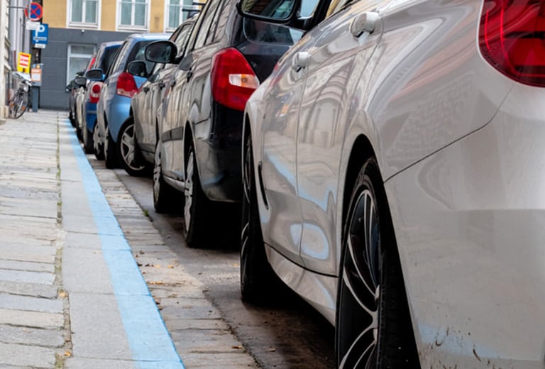 Parada y estacionamiento, ¿cuándo están prohibidos?