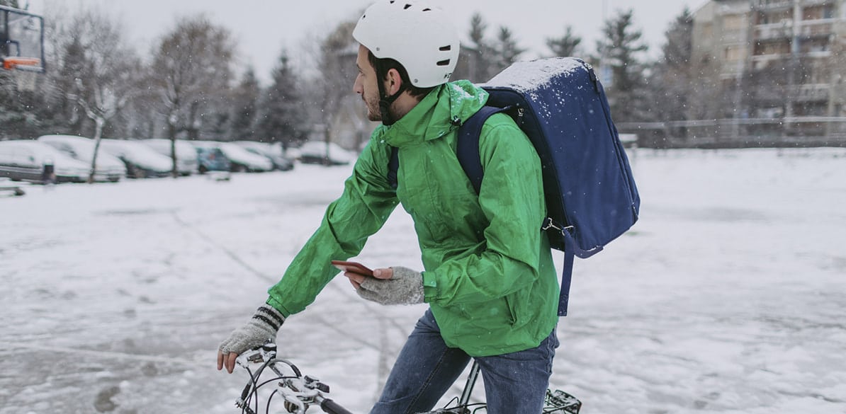 Recopilamos una serie de consejos de prevención que deben tener en cuenta los repartidores en condiciones climáticas adversas