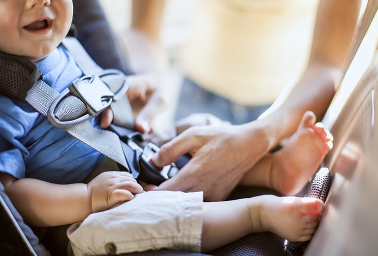 Menos del 40% de padres sabe qué lugar es el más seguro para colocar el sistema de retención infantil