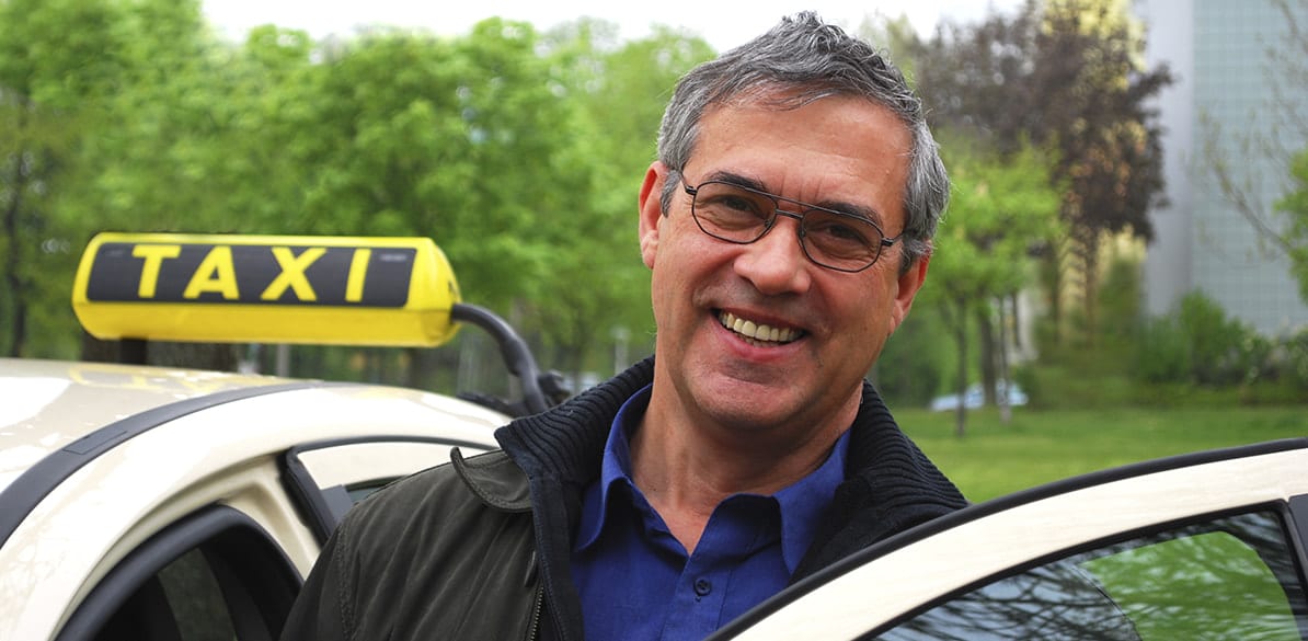 ¿Cómo garantiza un taxista la seguridad de los pasajeros? ¿Qué medidas debe llevar a cabo un taxista para garantizar que sus pasajeros están seguros en todo momento?