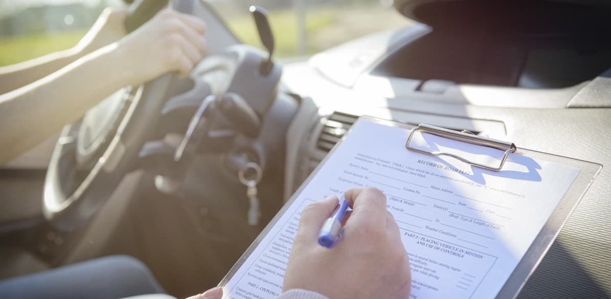 La tecnología ADAS llega a los vehículos utilizados en el examen de conducir de Tráfico La tecnología ADAS permite la reducción del riesgo de siniestro
