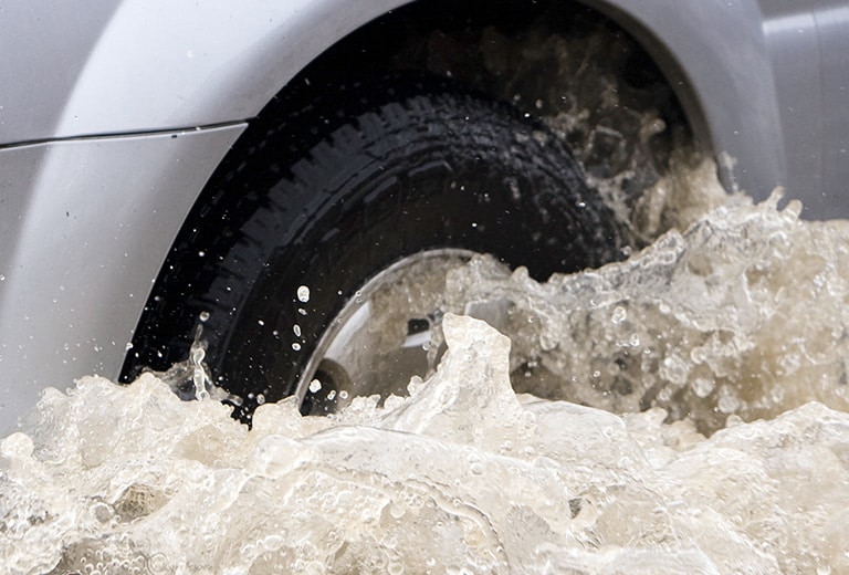 Test : ¿Sabes cómo actuar con tu coche ante lluvias torrenciales?