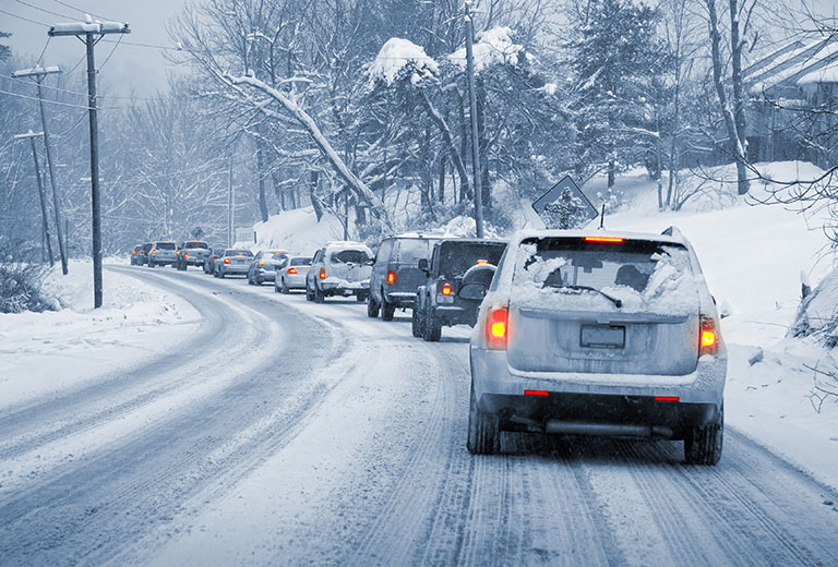 Pon a prueba tus conocimientos sobre conducción en nieve en nuestro test