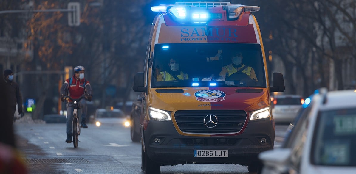 Hay un plazo de dos años para cambiar el color amarillo auto de los dispositivos luminosos por el azul.