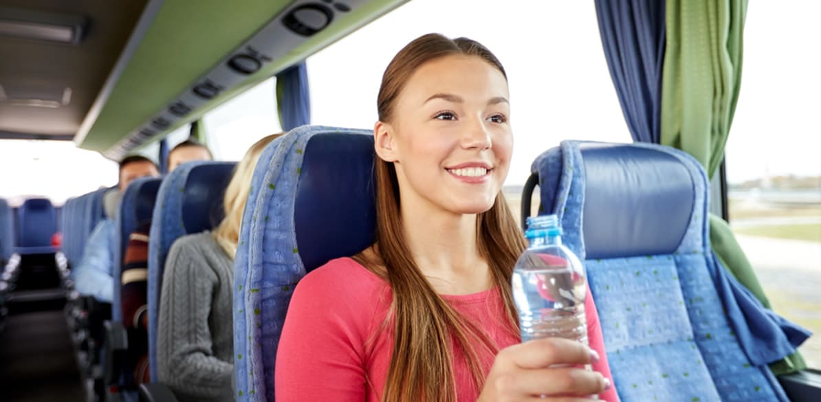 Cuando viajamos en autobús como pasajeros también debemos adoptar una serie de comportamientos para garantizar un viaje seguro.