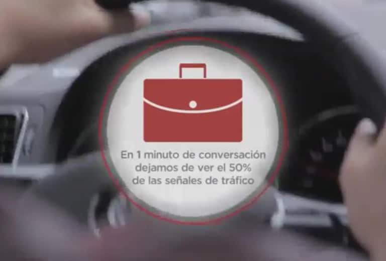 Evita distracciones al volante: teléfono móvil y GPS