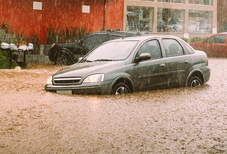 Cómo actuar ante una riada o inundación cuando vas en coche